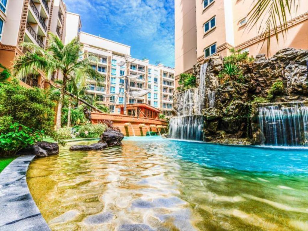 Atlantis Waterpark Apartment Bãi biển Jomtien Ngoại thất bức ảnh